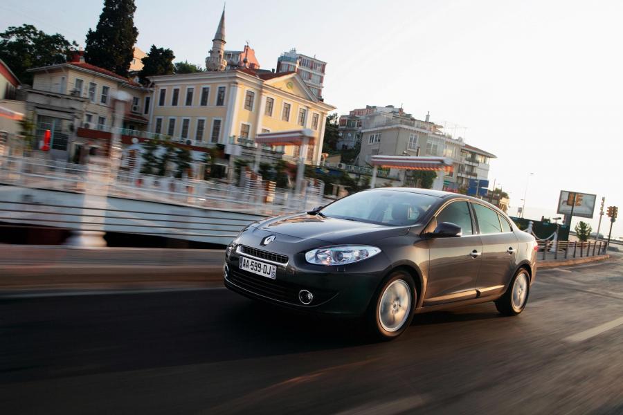  Renault Fluence 2010 года  (фото 96 из 146)